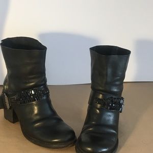 Vera Wang Lavender Leather Moto Boots 8.5